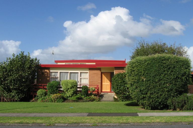Photo of property in 8 Luton Avenue, Sunnyhills, Auckland, 2010