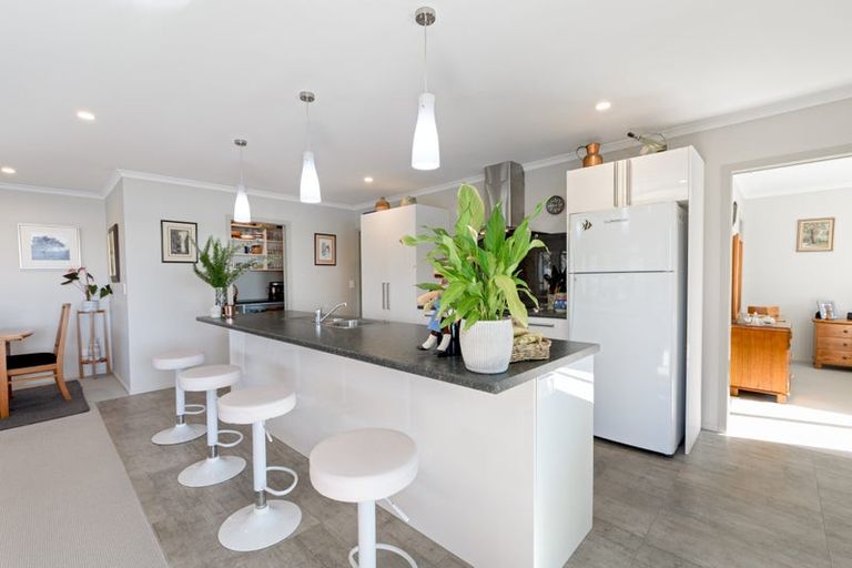 Photo of property in 205 Welcome Bay Road, Welcome Bay, Tauranga, 3112