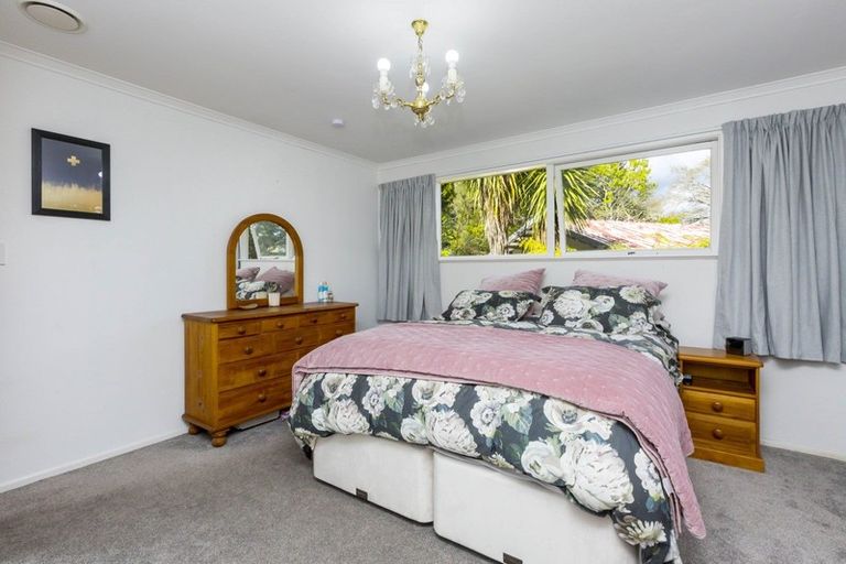 Photo of property in 54 Chatsworth Road, Silverstream, Upper Hutt, 5019