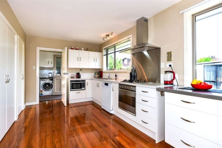 Photo of property in 15 Harrowdale Drive, Avonhead, Christchurch, 8042