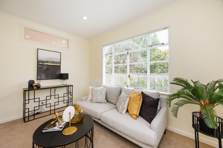 Photo of property in 215a Victoria Avenue, Hokowhitu, Palmerston North, 4410