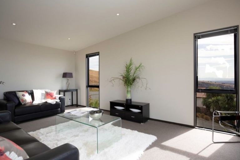 Photo of property in 2 Signal Hill Road, Mount Pleasant, Christchurch, 8081