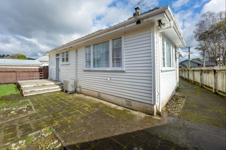 Photo of property in 20 Oxford Crescent, Ebdentown, Upper Hutt, 5018