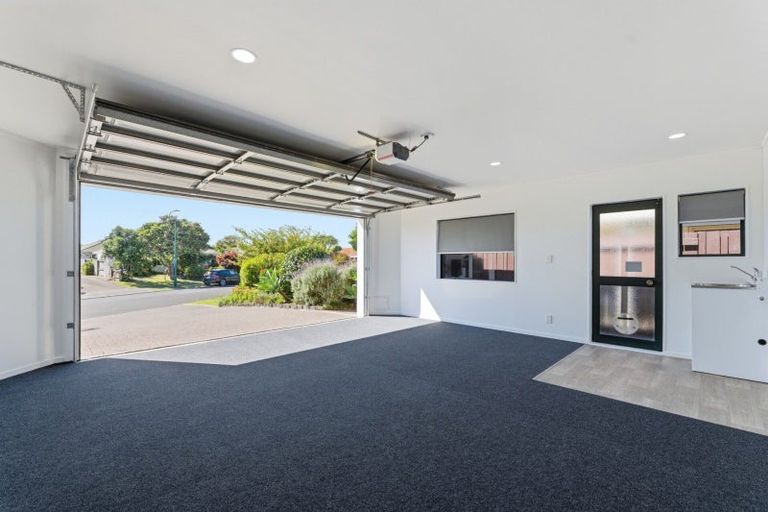 Photo of property in 10 Denny Hulme Drive, Mount Maunganui, 3116
