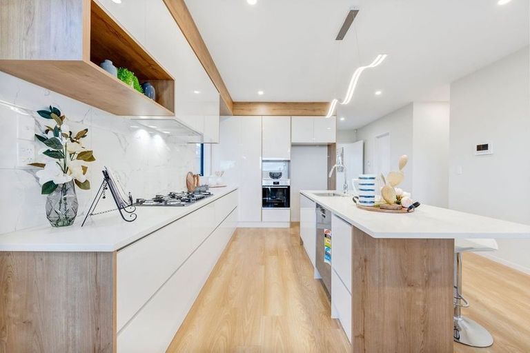 Photo of property in 60 Tir Conaill Avenue, Flat Bush, Auckland, 2019