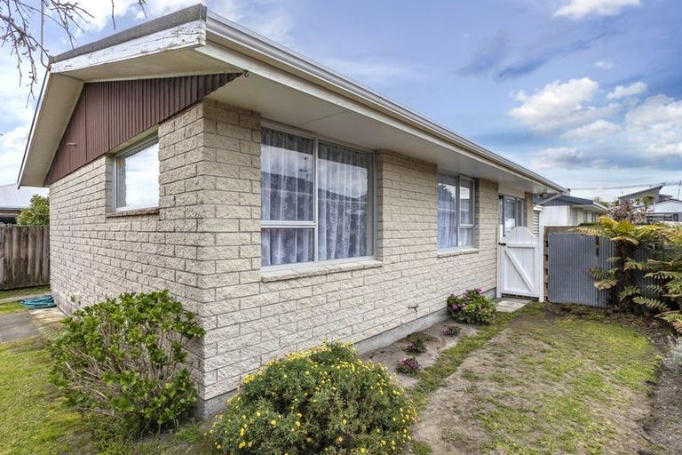 Photo of property in 2/17 Sandra Street, South New Brighton, Christchurch, 8062
