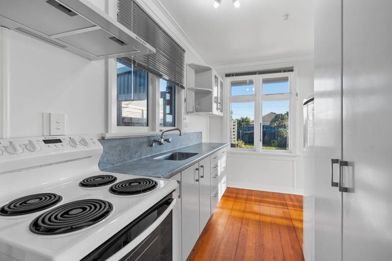 Photo of property in 2 Lombardy Street, Ocean Grove, Dunedin, 9013