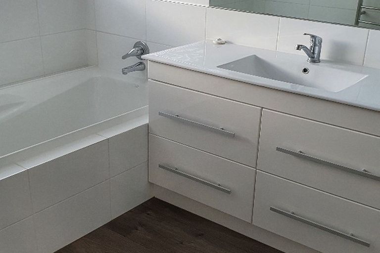 Photo of property in 8a Tamihana Avenue, Fairfield, Hamilton, 3214