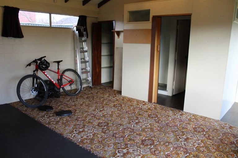 Photo of property in 32 Mary Street, Winton, 9720