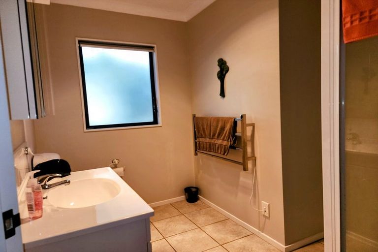 Photo of property in 3 Gybe Place, Whitby, Porirua, 5024