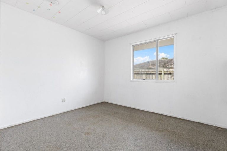 Photo of property in 15 Kopi Place, Massey, Auckland, 0614
