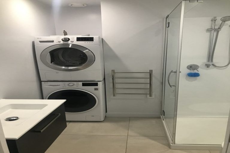 Photo of property in Frank Sargeson Apts, 503/80 Anzac Street, Takapuna, Auckland, 0622