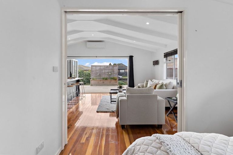 Photo of property in 1/6 Mcleod Road, Weymouth, Auckland, 2103