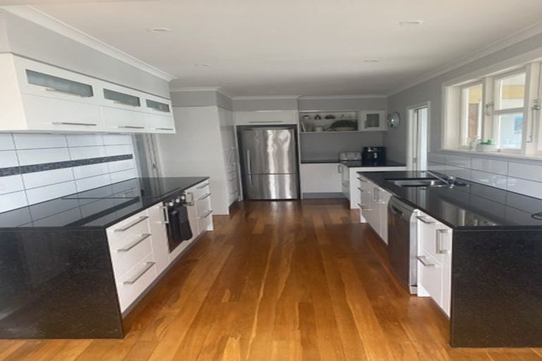 Photo of property in 24 Mangaroa Hill Road, Maoribank, Upper Hutt, 5018