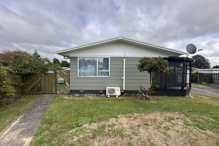 Photo of property in 8 Citril Place, Red Hill, Papakura, 2110