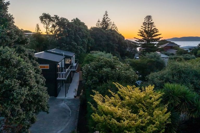 Photo of property in 19a Wharemauku Road, Raumati Beach, Paraparaumu, 5032