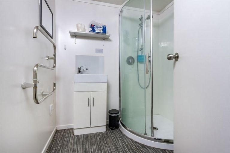 Photo of property in 12 Cypress Place, Sunnynook, Auckland, 0620