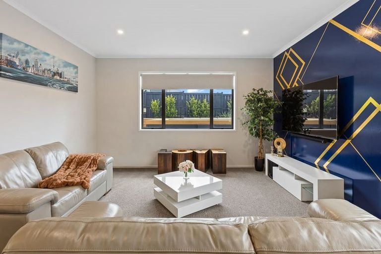 Photo of property in 6 Huarahi Pai Road, Huapai, Kumeu, 0810