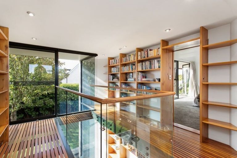 Photo of property in 3 Merivale Lane, Merivale, Christchurch, 8014