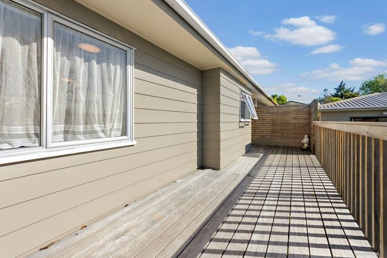 Photo of property in 7 Styca Place, Sunnyvale, Auckland, 0612