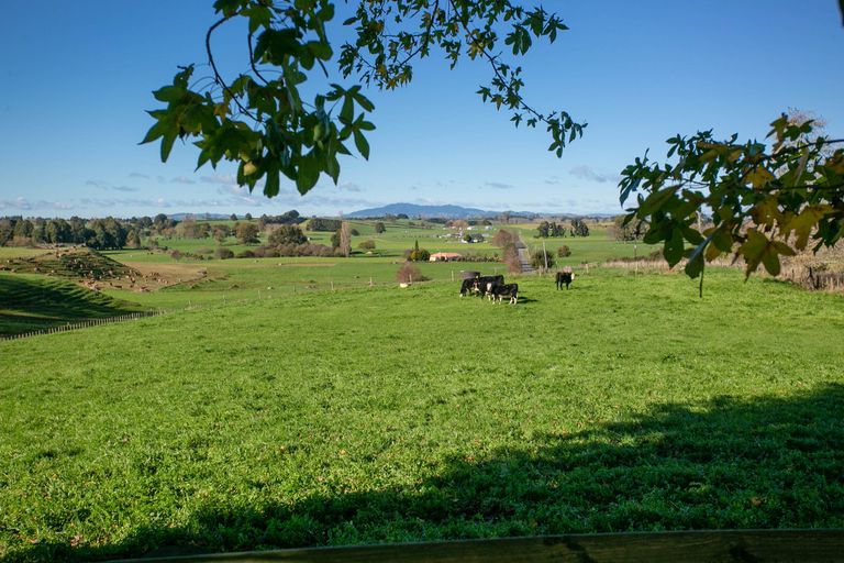 Photo of property in 11 Waiari Road, Pirongia, Te Awamutu, 3876