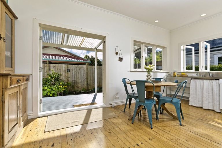 Photo of property in 2/30 Mozeley Avenue, Devonport, Auckland, 0624