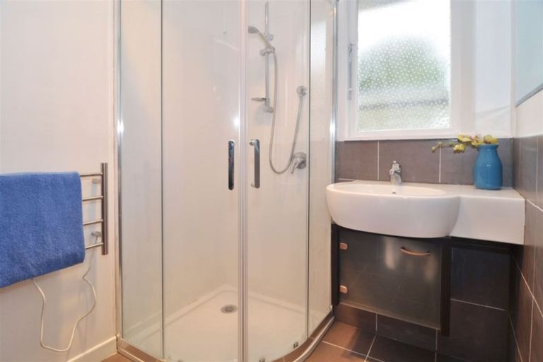 Photo of property in 50 Beaubank Road, Kelston, Auckland, 0602