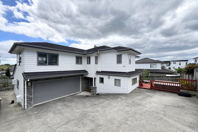 Photo of property in 22 Mulroy Place, Pinehill, Auckland, 0632