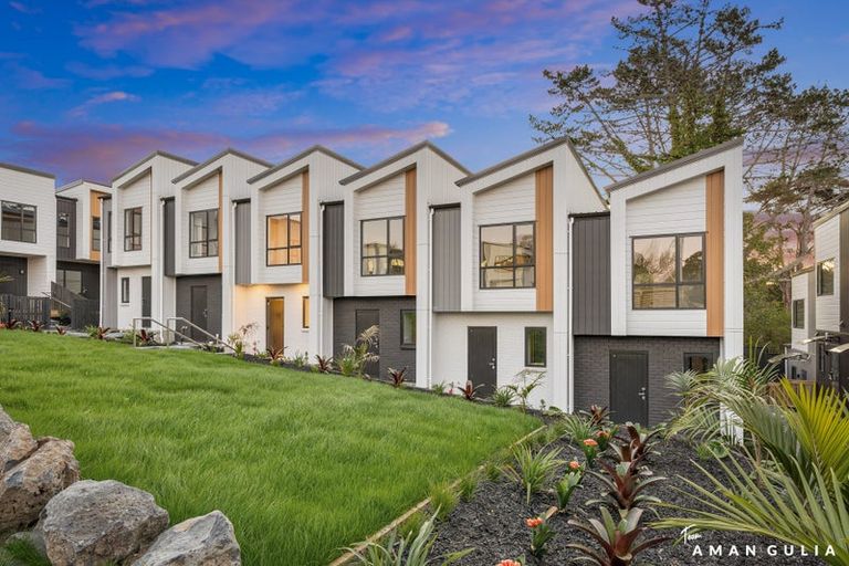 Photo of property in 1/93 Woodglen Road, Glen Eden, Auckland, 0602