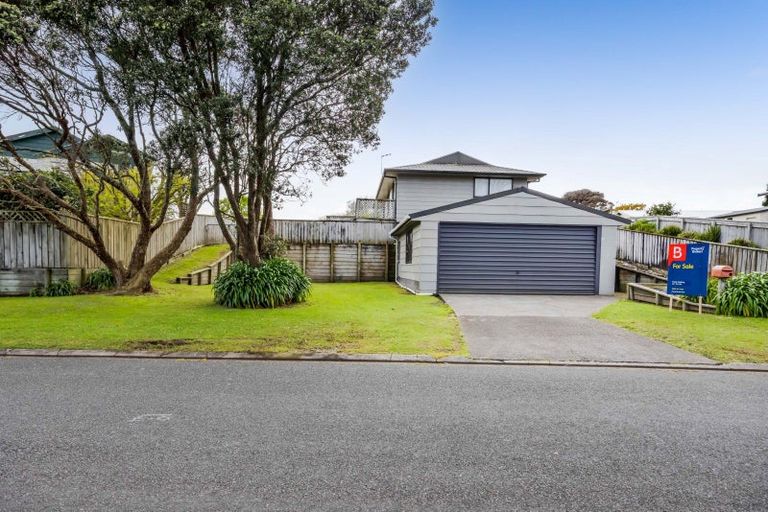 Photo of property in 10 Aratapu Street, Waitara, 4320