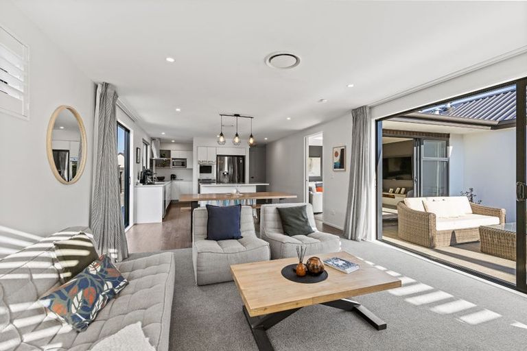 Photo of property in 15 Luxembourg Crescent, Halswell, Christchurch, 8025