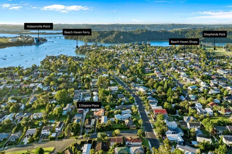 Photo of property in 5 Sispara Place, Beach Haven, Auckland, 0626