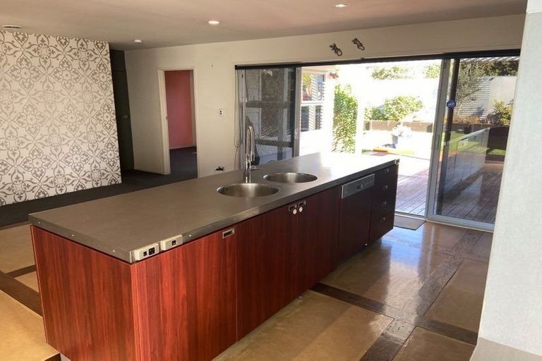 Photo of property in 1/67 Gulf View Road, Murrays Bay, Auckland, 0630