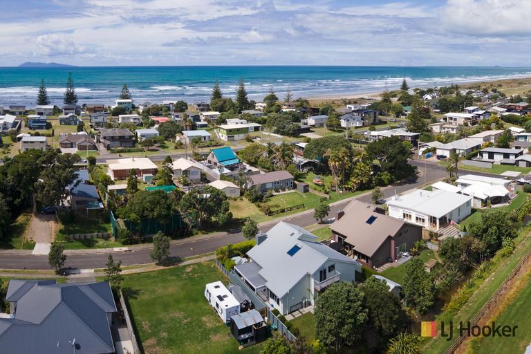 Photo of property in 5 Ian Place, Waihi Beach, 3611