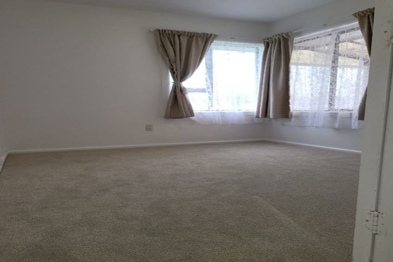 Photo of property in 33 Lyndhurst Crescent, Aranui, Christchurch, 8061
