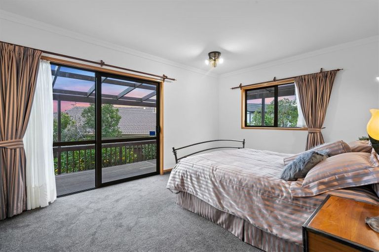 Photo of property in 37 Santa Monica Place, Goodwood Heights, Auckland, 2105