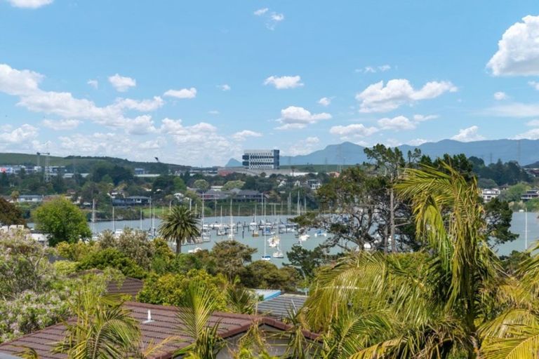 Photo of property in 52 Fordyce Avenue, Sunnyhills, Auckland, 2010