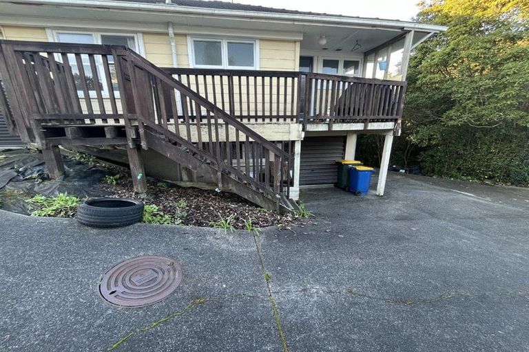 Photo of property in 5 Woodglen Road, Glen Eden, Auckland, 0602