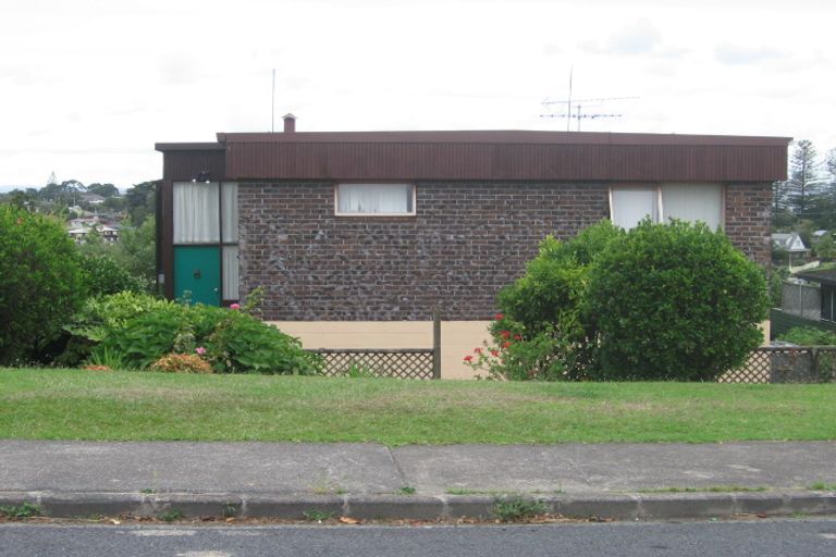 Photo of property in 1/22 Martin Crescent, Northcote, Auckland, 0627