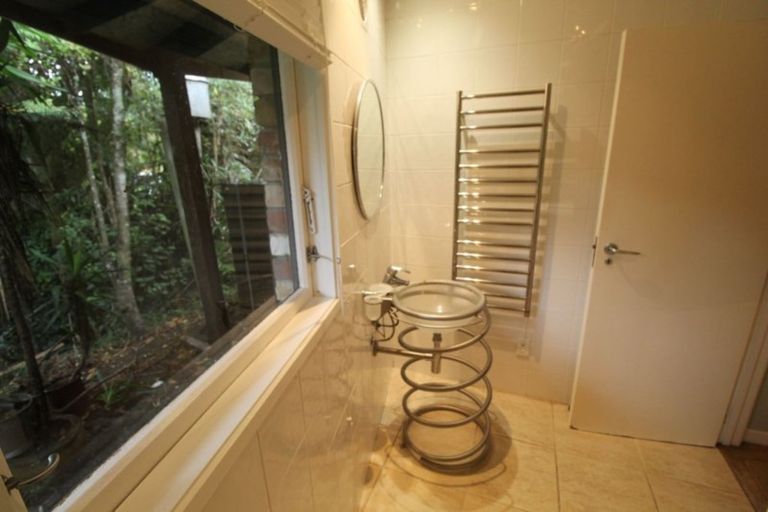 Photo of property in 539 South Titirangi Road, Titirangi, Auckland, 0604