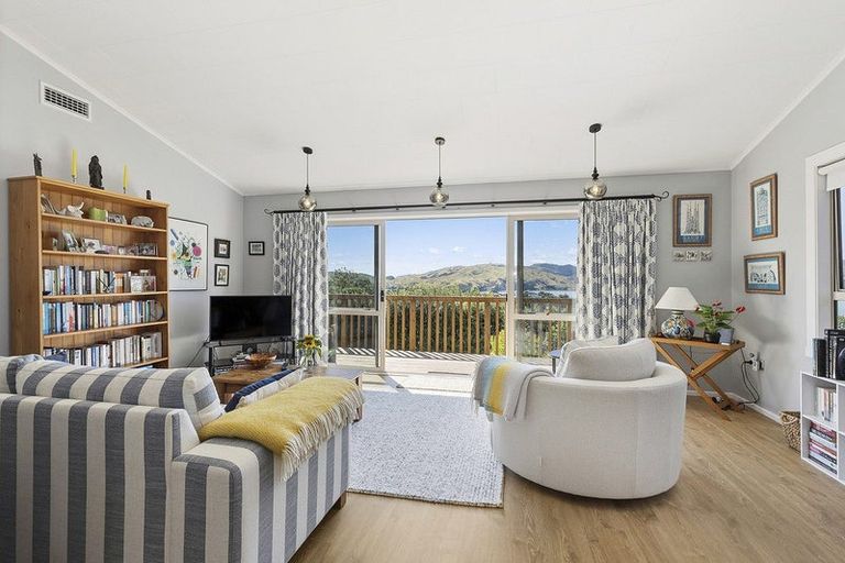 Photo of property in 14 Kenef Road, Paremata, Porirua, 5024