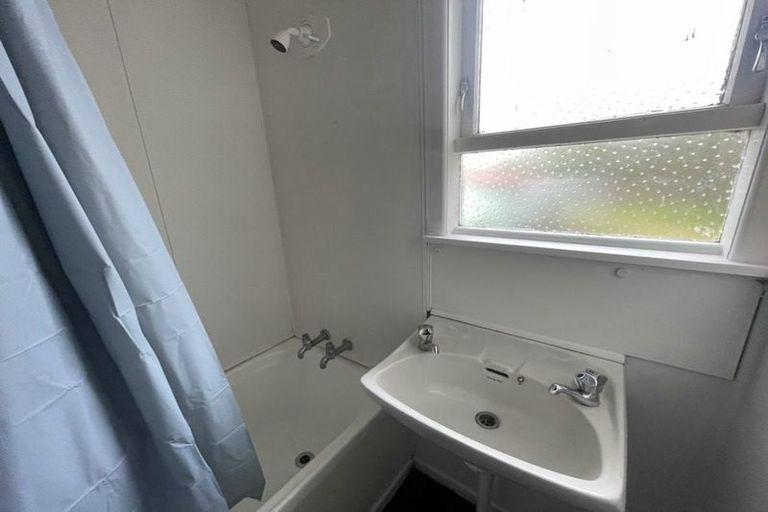 Photo of property in 10 Celia Place, Mangere East, Auckland, 2024