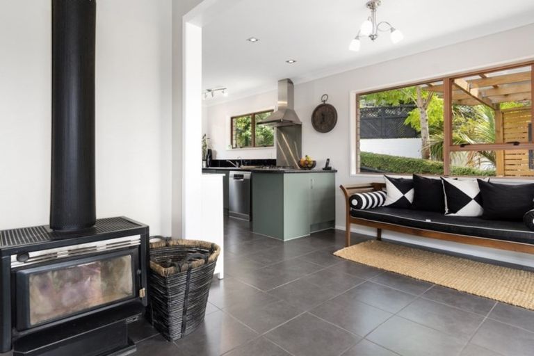 Photo of property in 33 Glenn Terrace, Otumoetai, Tauranga, 3110