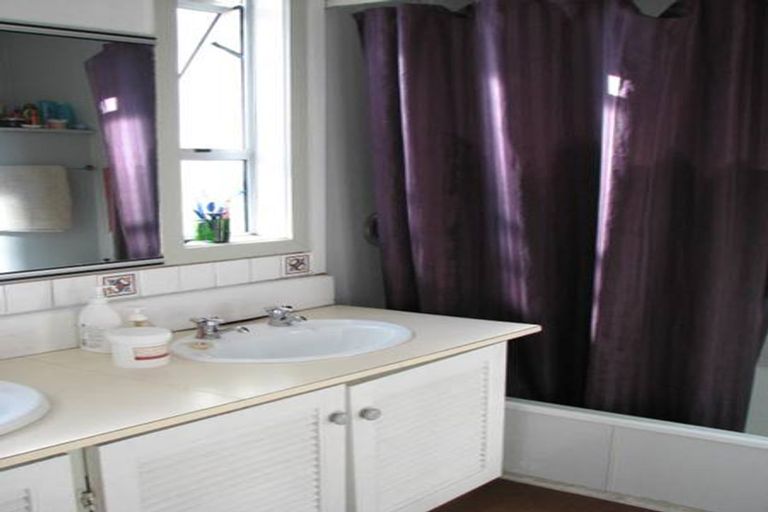 Photo of property in 95 Peel Street, Westport, 7825