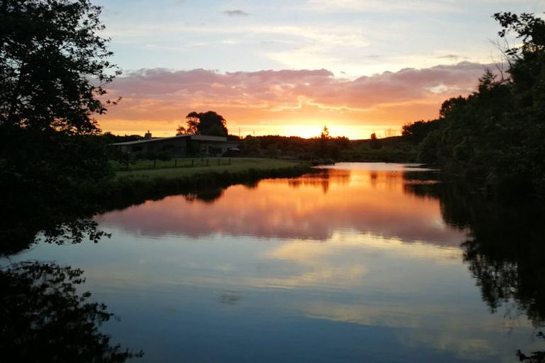 Photo of property in 291 Napier Road, Kelvin Grove, Palmerston North, 4470