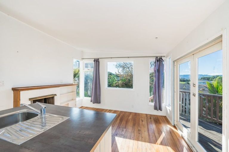 Photo of property in 14 Kowhai Grove, Raumati Beach, Paraparaumu, 5032
