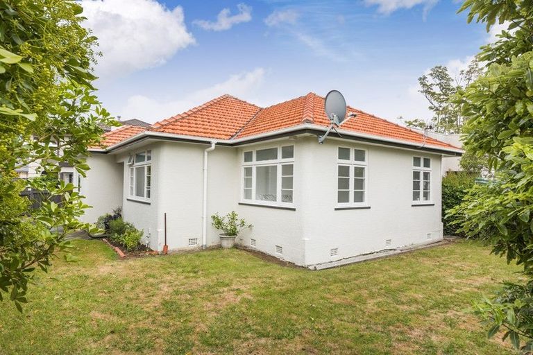 Photo of property in 35 Hardie Street, Hokowhitu, Palmerston North, 4410