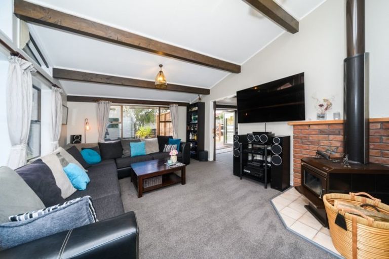 Photo of property in 1 Meads Place, Bulls, 4818