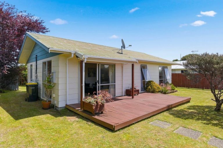 Photo of property in 2 Cargill Street, Levin, 5510