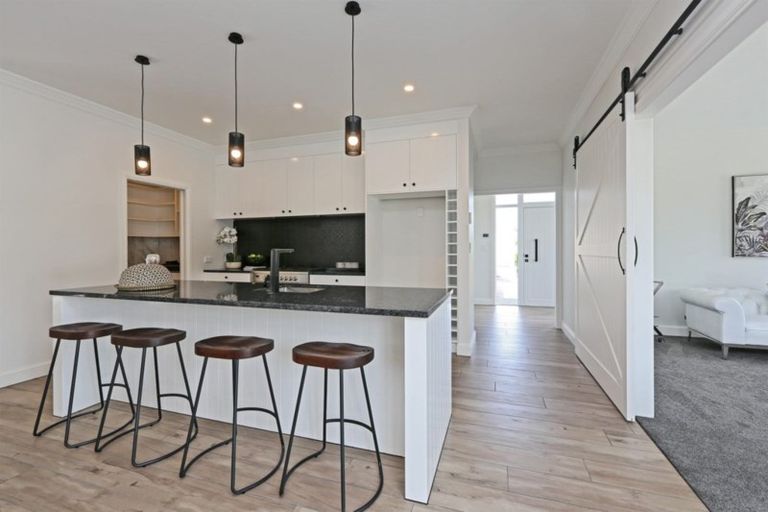 Photo of property in 55 Kent Terrace, Taradale, Napier, 4112